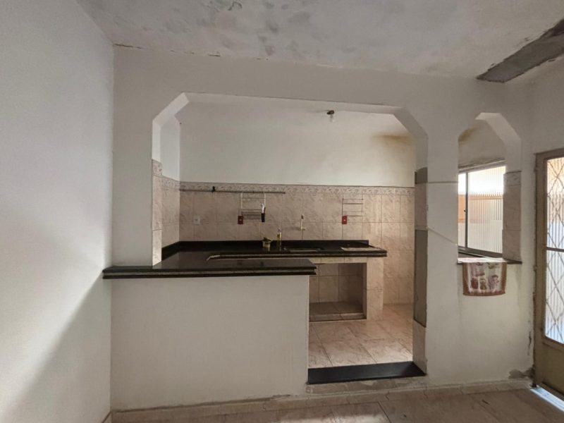 2 casas e 1 quitinete em Jardim Meriti com RGI