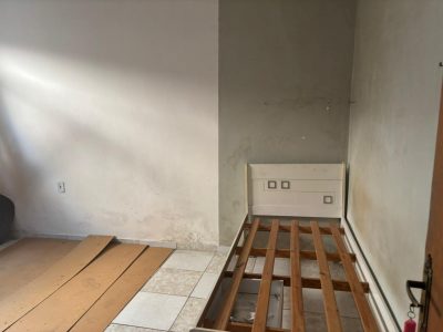 2 casas e 1 quitinete em Jardim Meriti com RGI