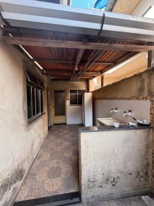 2 casas e 1 quitinete em Jardim Meriti com RGI