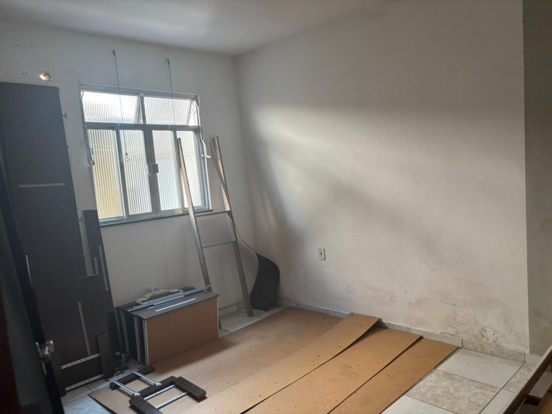 2 casas e 1 quitinete em Jardim Meriti com RGI